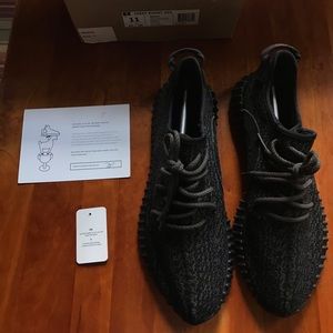 *SOLD* Yeezy Boost 350 Pirate Black (2015) size 11